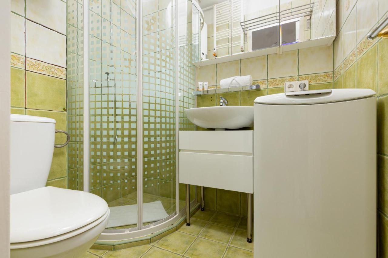 Downtown Studio Apartment By The Park By Noclegi Renters ワルシャワ エクステリア 写真
